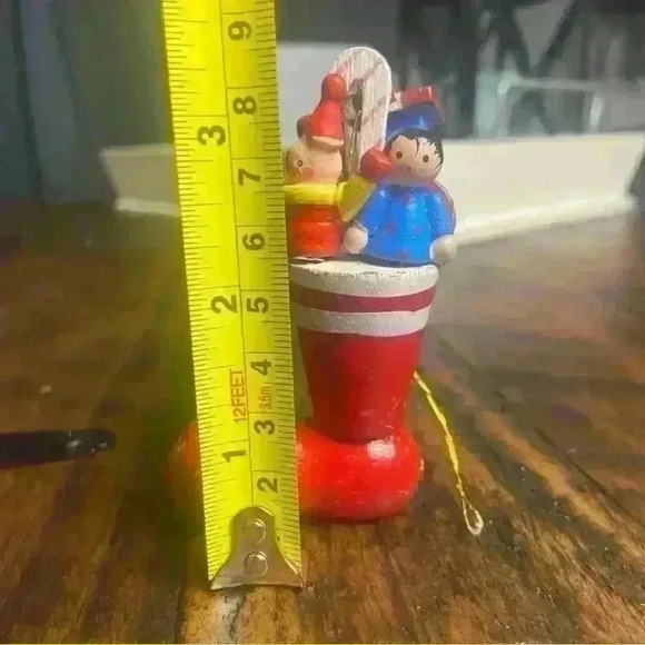 Vintage Heirloom Hand Painted‎ Wooden Christmas Ornament. Made in Tiawan - Picture 7 of 7